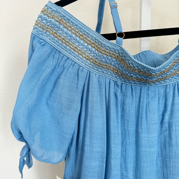 JM collection. Off shoulder blouse. Size Small. Retails: $54.50. NWT. - Picture 3 of 15